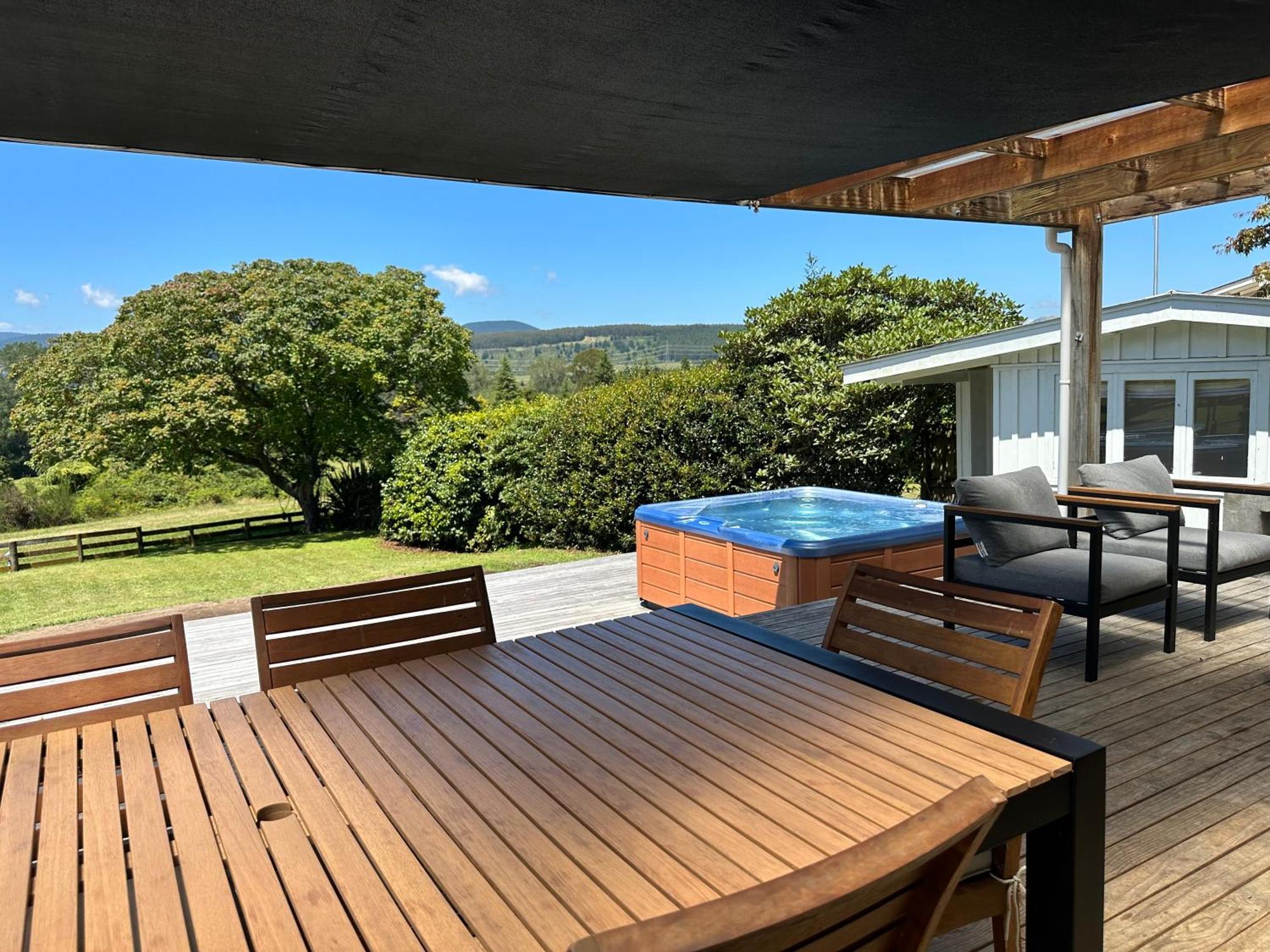 Lake Holiday Home - Spa & Views Mangakino Εξωτερικό φωτογραφία